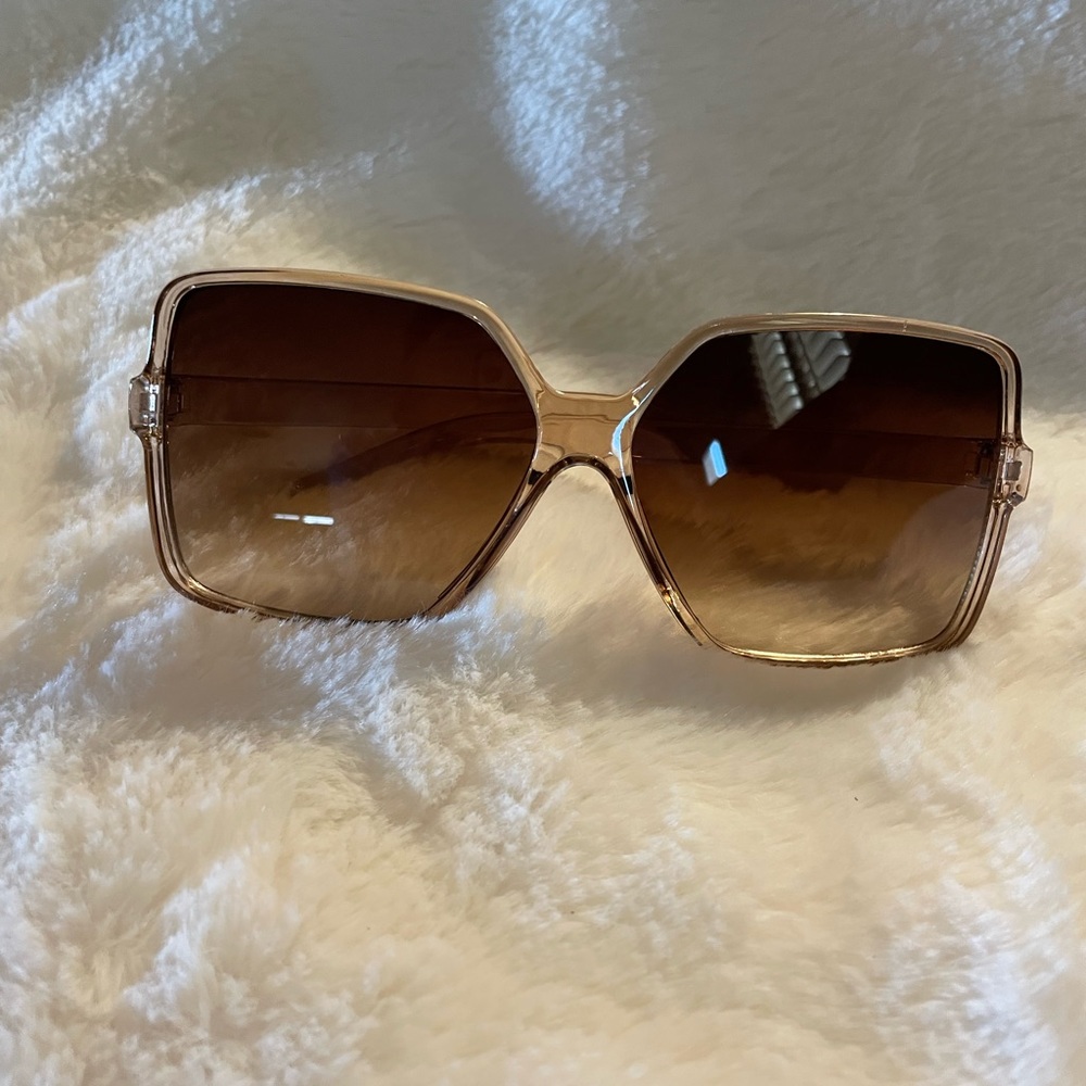 Oversized Women’s Sunglasses
